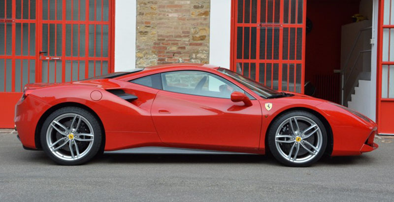 Ferrari-488-GTB-2016-2