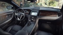 Ford-Taurus-2016-3