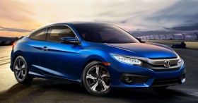 Photo de l&rsquo;ext&eacute;rieur de la Honda Civic coup&eacute; 2016, l&rsquo;avant du v&eacute;hicule.