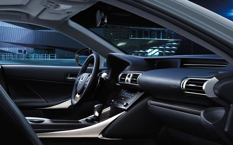 Lexus-IS-2016-3