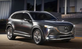 Photo de l&rsquo;ext&eacute;rieur de la Mazda CX-9 2016, l&rsquo;avant du v&eacute;hicule.