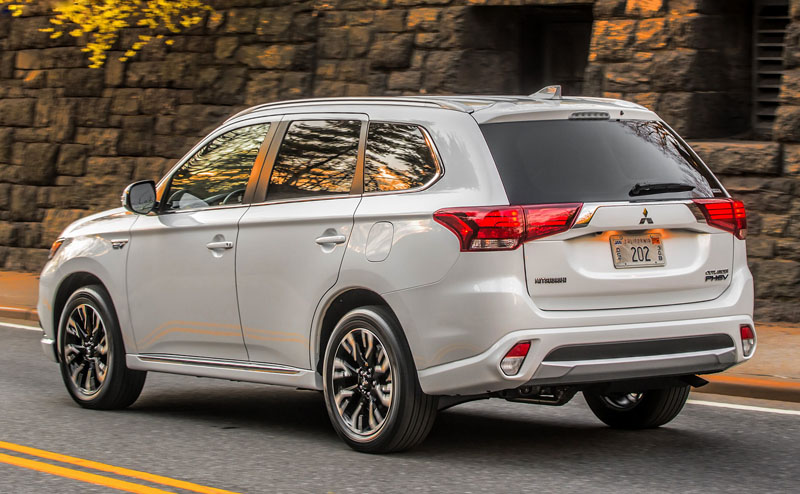 Mitsubishi-Outlander-2016-2