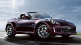 Photo de l&rsquo;ext&eacute;rieur de la Nissan 370Z Roadster 2016, l&rsquo;avant du v&eacute;hicule.