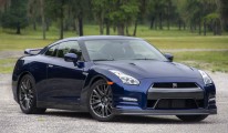 Nissan-GT-R-2016-1