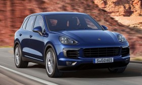 Photo de l&rsquo;ext&eacute;rieur de la Porsche Cayenne S 2016, sur un angle avant.
