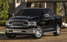 Photo de l&rsquo;ext&eacute;rieur de la RAM 1500 2016, sur un angle avant.