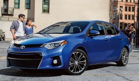 Photo de l&rsquo;ext&eacute;rieur de la Toyota Coralla 2016, l&rsquo;avant du v&eacute;hicule.