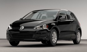 Photo de l&rsquo;ext&eacute;rieur de la Volkswagen Golf 2016, l&rsquo;avant du v&eacute;hicule.