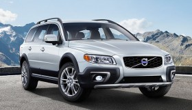 Photo de l&rsquo;ext&eacute;rieur de la Volvo XC70 2016, l&rsquo;avant du v&eacute;hicule.
